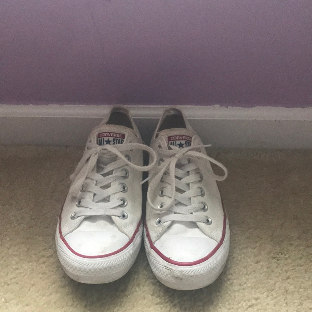 white very cute Converse
